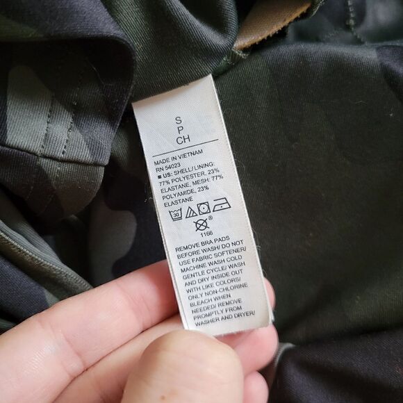 Old Navy Camo Powersoft Crop Top S - Picture 5 of 8